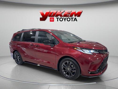 2025 Toyota Sienna XSE 7 Passenger