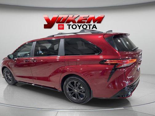 2025 Toyota Sienna XSE 7 Passenger