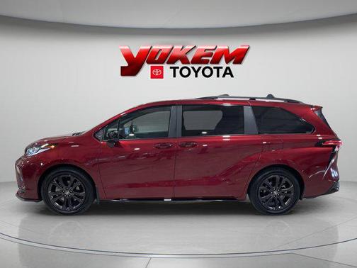 2025 Toyota Sienna XSE 7 Passenger