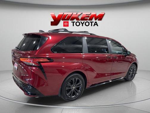 2025 Toyota Sienna XSE 7 Passenger