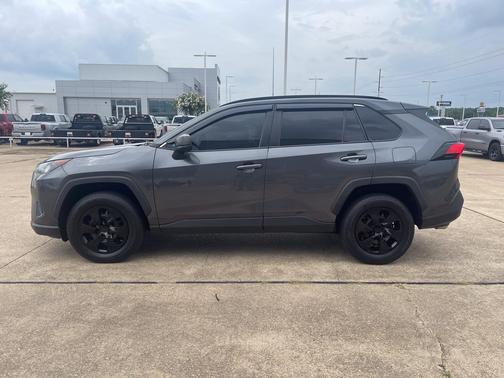 Magnetic Gray Metallic 2020 Toyota RAV4 LE