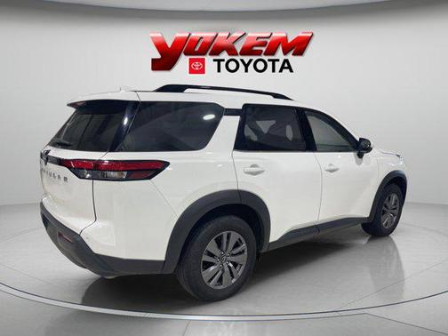 2025 Nissan Pathfinder SV FWD