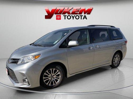 2020 Toyota Sienna XLE