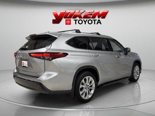2022 Toyota Highlander Limited