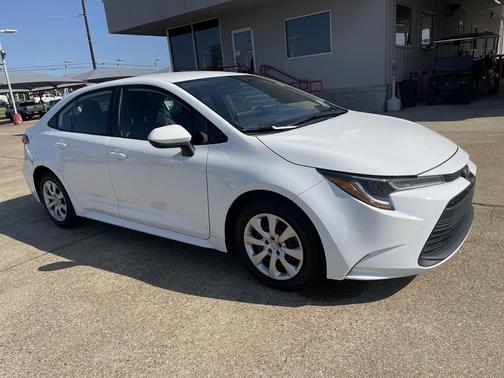 Ice Cap 2024 Toyota Corolla LE