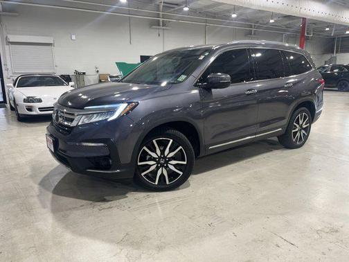 2022 Honda Pilot Touring 8-Passenger