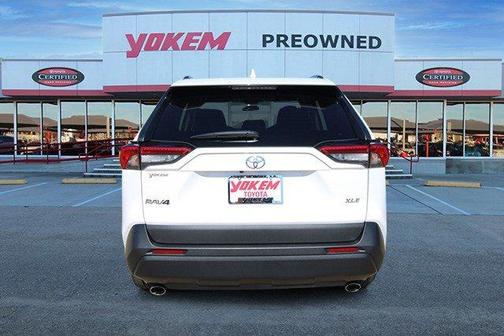 Photo 3 of 23 of 2021 Toyota RAV4 XLE