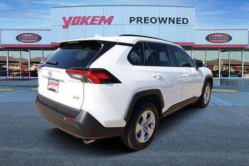 Photo 4 of 23 of 2021 Toyota RAV4 XLE
