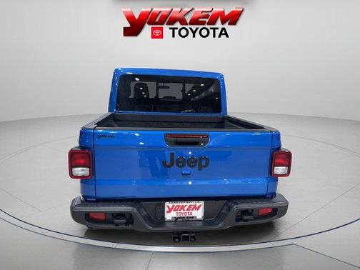 2024 Jeep Gladiator Nighthawk