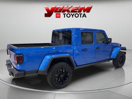 2024 Jeep Gladiator Nighthawk