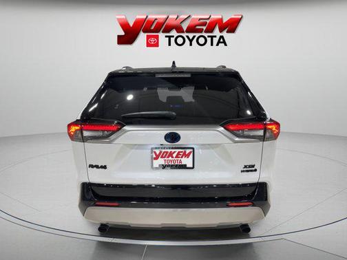 2024 Toyota RAV4 Hybrid SE