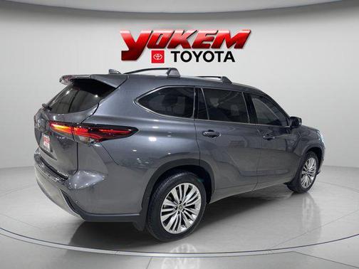 2024 Toyota Highlander Platinum
