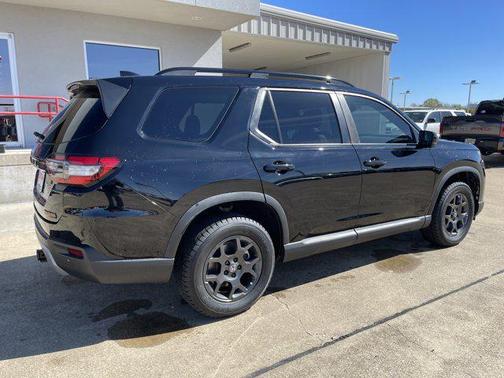 2023 Honda Pilot AWD TrailSport