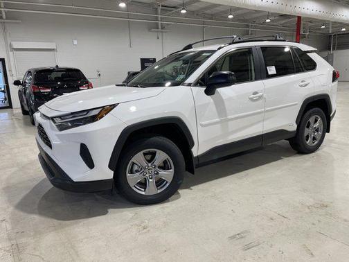 2025 Toyota RAV4 Hybrid LE