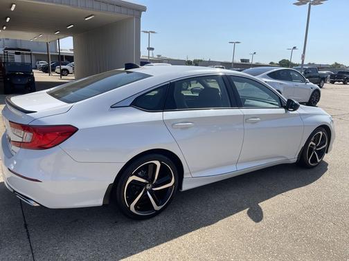 Platinum White Pearl 2022 Honda Accord Sport 1.5T