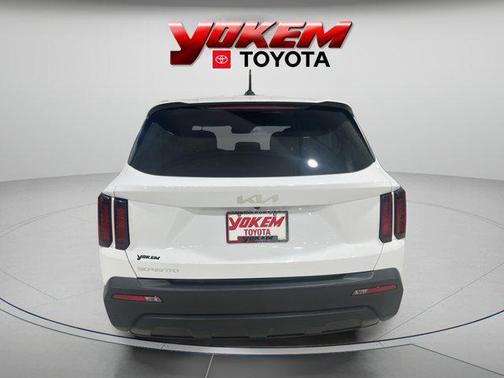 2023 Kia Sorento LX