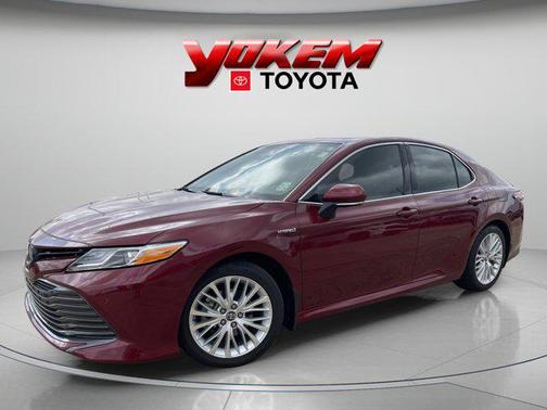 2019 Toyota Camry Hybrid XLE