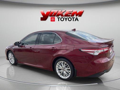 2019 Toyota Camry Hybrid XLE