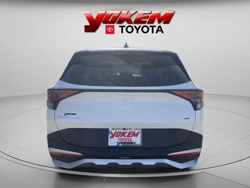 Snow White Pearl 2024 Kia Sportage LX