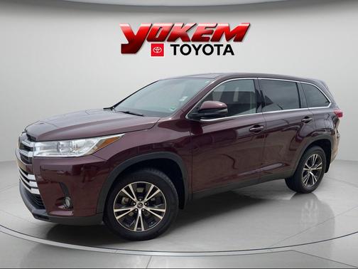 Ooh La La Rouge Mica 2019 Toyota Highlander LE Plus