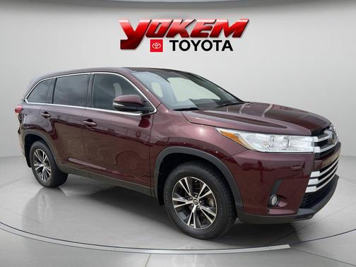 Ooh La La Rouge Mica 2019 Toyota Highlander LE Plus