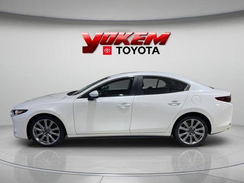 2023 Mazda Mazda3 FWD w/Preferred Package