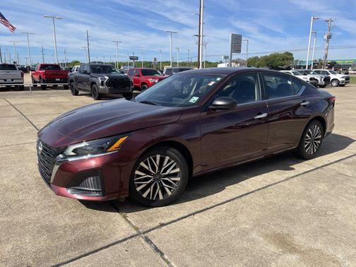 2025 Nissan Altima SV FWD