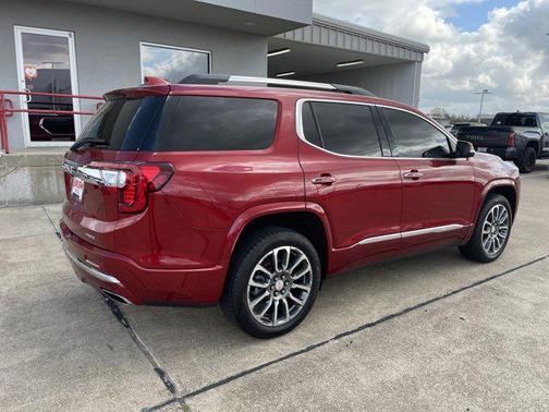 2022 GMC Acadia Denali