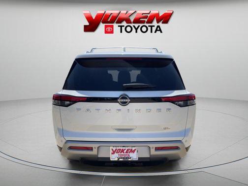 Pearl White Tricoat 2022 Nissan Pathfinder SL 2WD