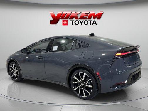 2025 Toyota Prius L