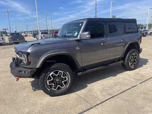 Carbonized Gray Metallic 2022 Ford Bronco Outer Banks