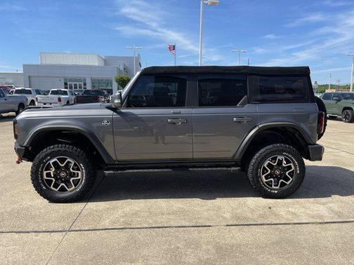 Carbonized Gray Metallic 2022 Ford Bronco Outer Banks