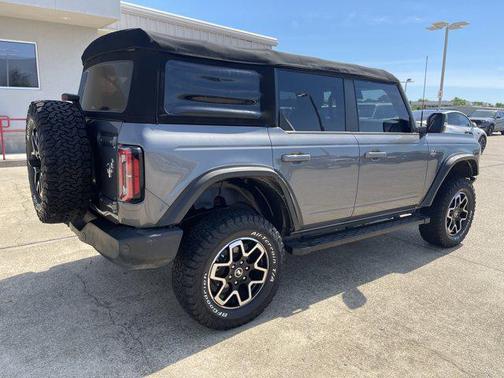 Carbonized Gray Metallic 2022 Ford Bronco Outer Banks