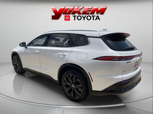 Oxygen White 2025 Toyota Crown Signia Limited