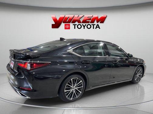 2023 Lexus ES 350 Base