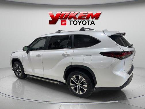 2025 Toyota Highlander XLE