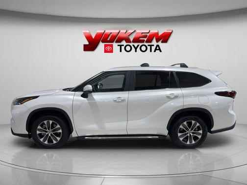 2025 Toyota Highlander XLE