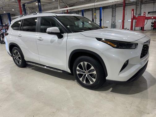 2025 Toyota Highlander XLE