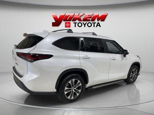 2025 Toyota Highlander XLE