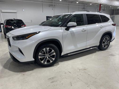 2025 Toyota Highlander XLE