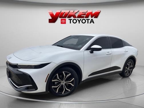 Oxygen White 2023 Toyota Crown XLE
