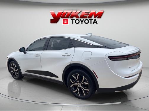 Oxygen White 2023 Toyota Crown XLE