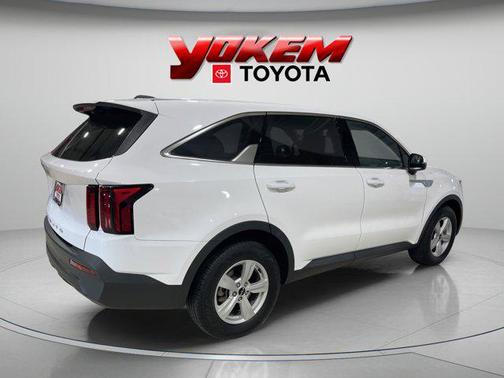 2022 Kia Sorento LX