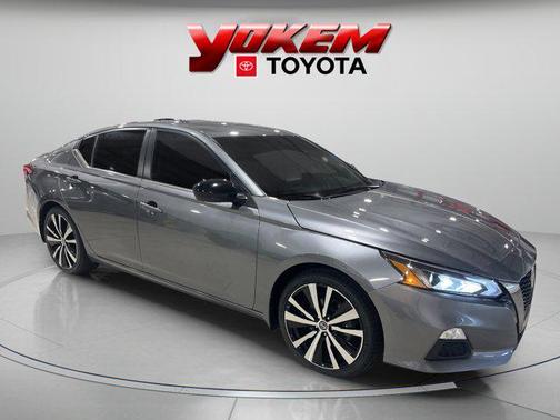 2022 Nissan Altima SR FWD