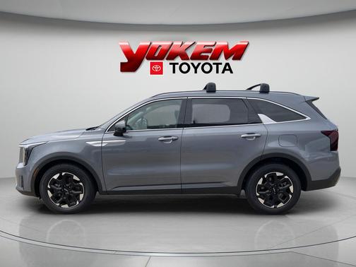 Everlasting Silver 2024 Kia Sorento S