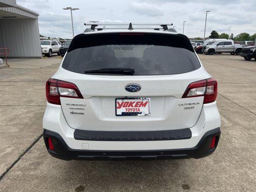 Crystal White Pearl 2019 Subaru Outback 3.6R Touring