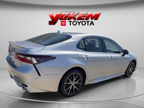 Celestial Silver Metallic 2024 Toyota Camry SE
