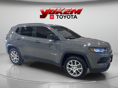 2024 Jeep Compass Latitude Lux