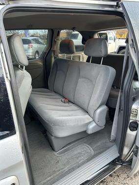 2006 Chrysler Town & Country Base