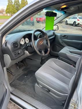 2006 Chrysler Town & Country Base
